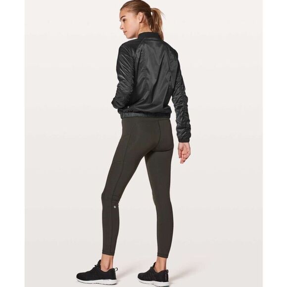 Lululemon Above The Clouds Jacket in Black - Picture 2 of 7